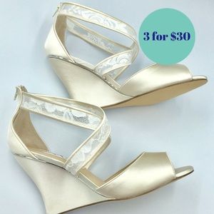 🥂 NINA Elayna Lace Special Occasion Wedge